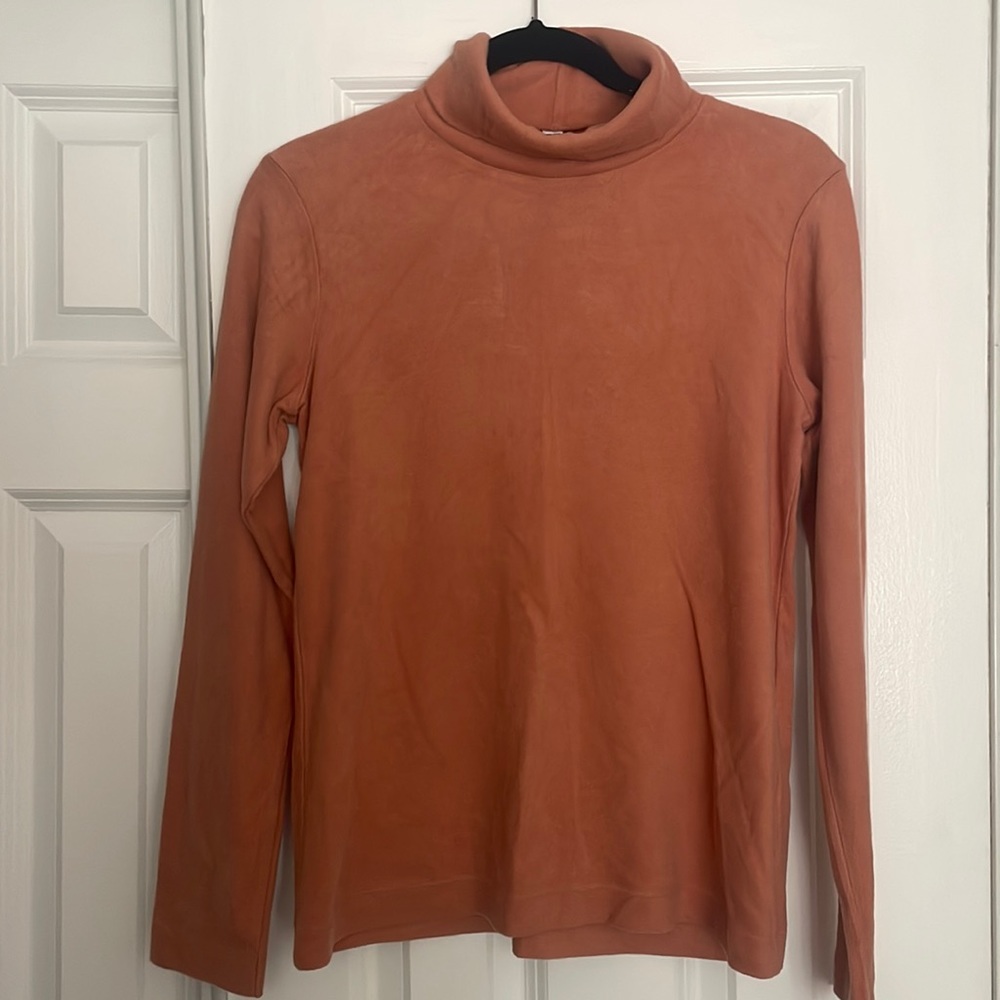 Uniqlo turtle neck top